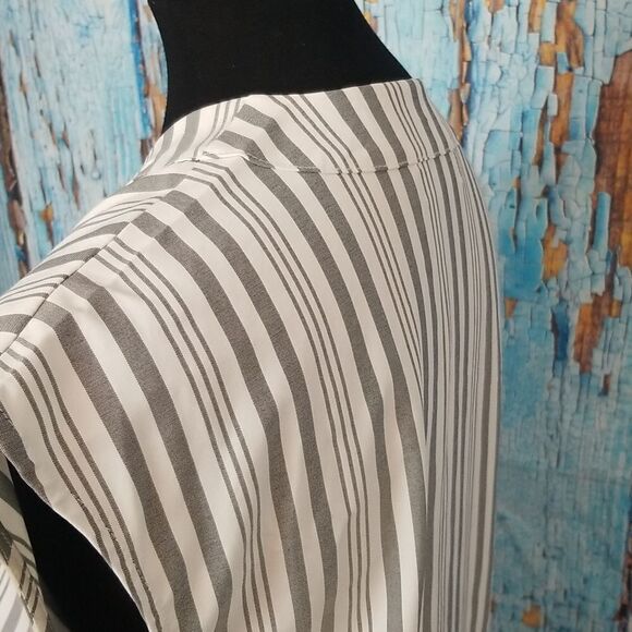 Fab'rik Sleeveless Striped Top - Picture 7 of 12